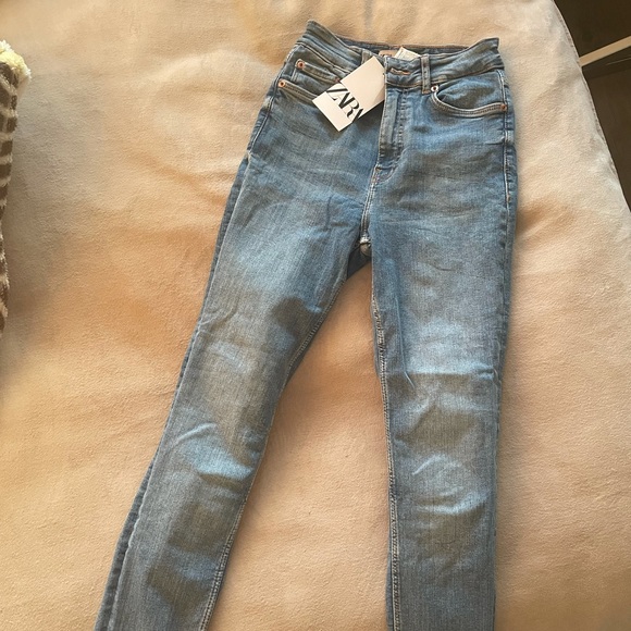 BRAND NEW ZARA JEANS - Picture 2 of 3